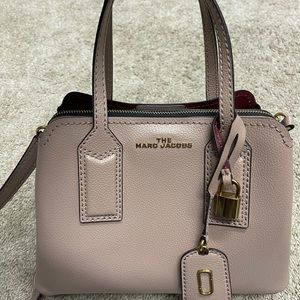 The Marc Jacobs editor bag hard to find color 🤓